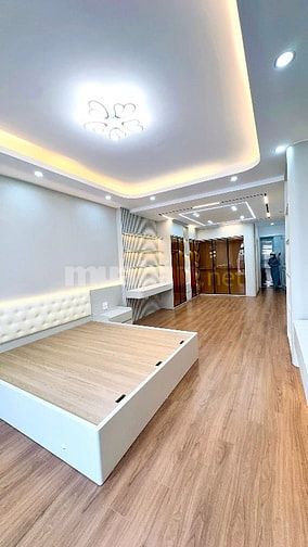 Nhà phân lô vỉa hè Kim Đồng 55m, 7T, thang máy 24 tỷ 