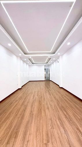 Nhà phân lô vỉa hè Kim Đồng 55m, 7T, thang máy 24 tỷ 