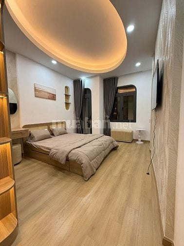Bán nhà Cô Giang Q.1 - 32m2 - 3pn 3wc tặng nội thất, giá 7,1 tỉ