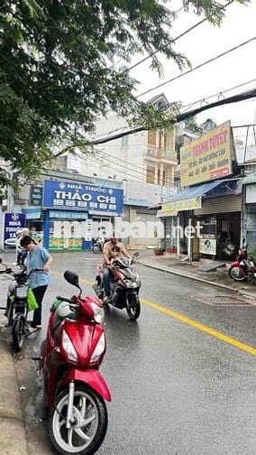 bán nhà mặt tiền hiệp thành q12 dt 4m nở hậu 4,3x15 đúc lửng 3pn