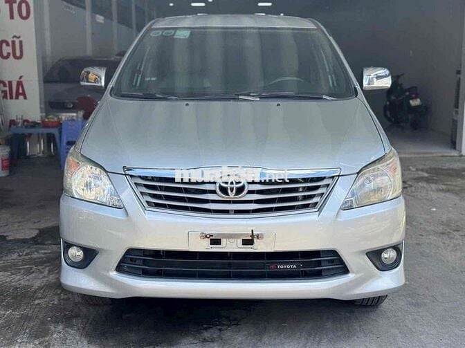Toyota Innova 2013 2.0V - 90000 km