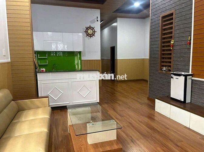 Nhà 140m2 có nội thất Hiệp Thành