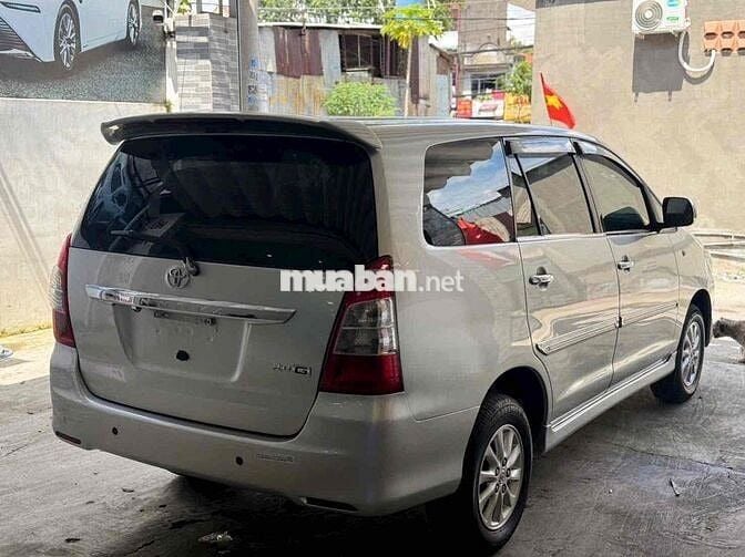 Toyota Innova 2013 2.0V - 90000 km