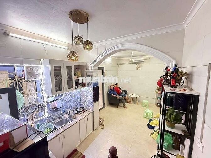 4,5 TỶ CÓ NHÀ TRUNG TÂM ĐỐNG ĐA - MT 6M - NHÀ ĐẸP - GẦN PHỐ - Ở NGAY