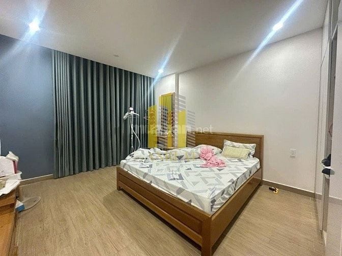 Cho Thuê Nhà Văn Phòng 1 Lầu giá 18 Triệu. Có Thang Máy