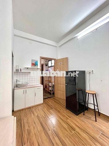 🏠Studio Cách mạng tháng8 quận3 27m2 cửa sổ trời Full nội thất giá 5tr8