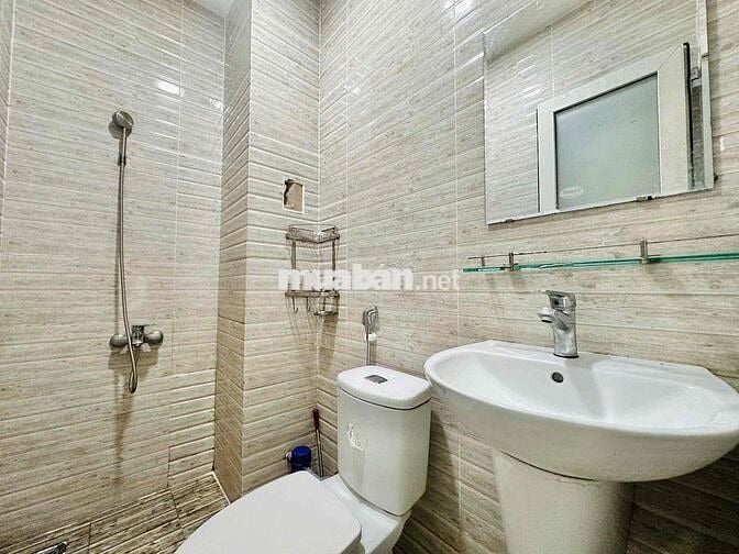 CHDV - THANG MÁY - NHÀ ĐẸP THOÁNG SÁT CHỢ THIẾC, BV CHỢ RẪY QUẬN 5