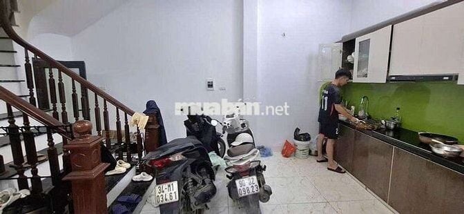 Nhà Phố Ngọc Khánh, 48m, 5 tầng, gần phố.