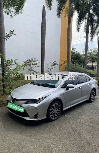 Toyota Corolla Altis Hybrid 2022 - 46088 km