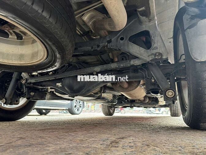 Toyota Innova 2018 2.0E, số sàn, màu bạc