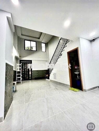 NHÀ MỚI Q3! CHO THUÊ NHÀ 100B BÀN CỜ, DTSD 450m2