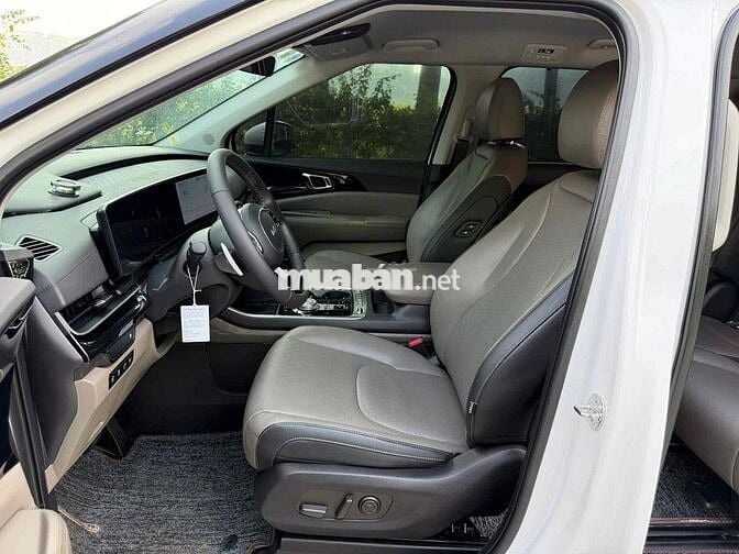 Kia Carnival 2024 2.2D Premium 8 chỗ - 20000 km