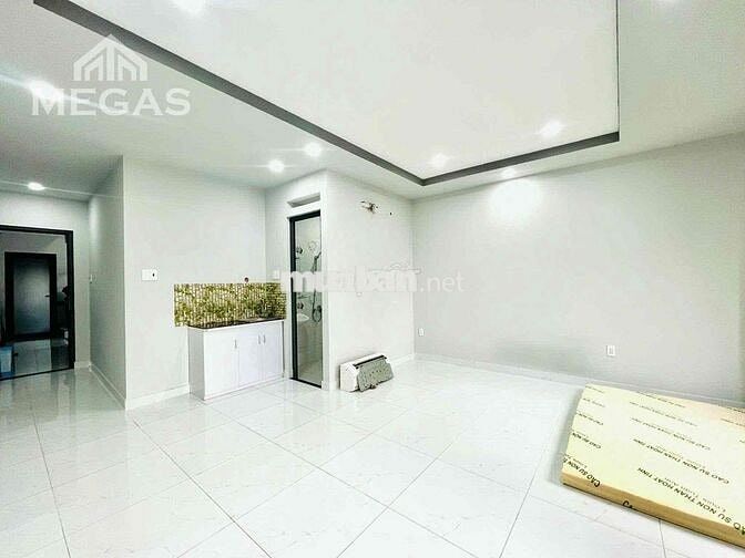 Studio Ban Công Thoáng Full Nội Thất Rộng 40m2 Ngay Công Viên Làng Hoa