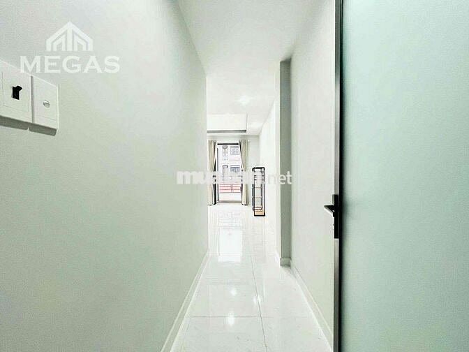 Studio Ban Công Thoáng Full Nội Thất Rộng 40m2 Ngay Công Viên Làng Hoa