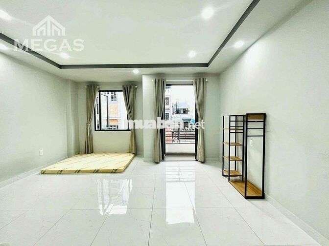 Studio Ban Công Thoáng Full Nội Thất Rộng 40m2 Ngay Công Viên Làng Hoa