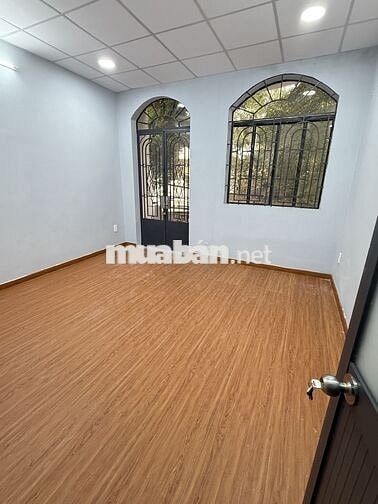 Mặt bằng sầm uất làm văn phòng, 60 m2 Lê Đức Thọ, p7, GV
