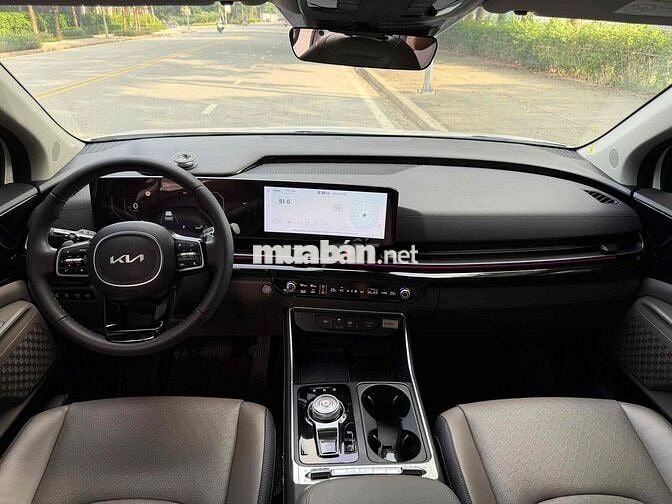 Kia Carnival 2024 2.2D Premium 8 chỗ - 20000 km