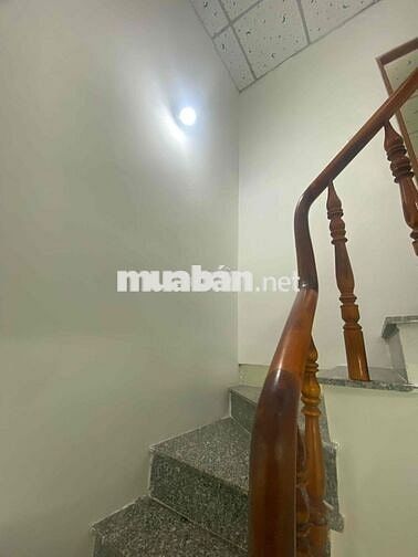 Nhà 50m2 , 1 trệt 1 lầu ,2 phòng ngủ ở gần chợ Nhị Xuân , Hóc Môn,