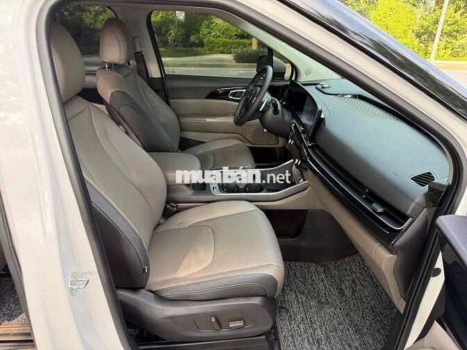 Kia Carnival 2024 2.2D Premium 8 chỗ - 20000 km