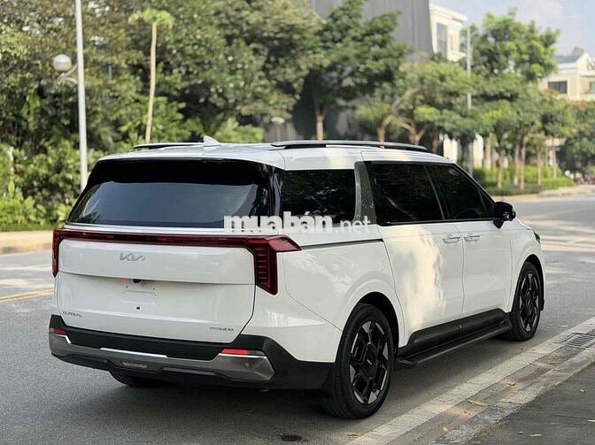 Kia Carnival 2024 2.2D Premium 8 chỗ - 20000 km
