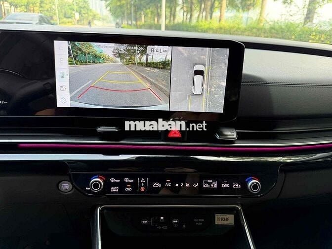 Kia Carnival 2024 2.2D Premium 8 chỗ - 20000 km