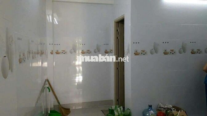 Nhà 1 trệt 1 lầu SHR đường xe hơi