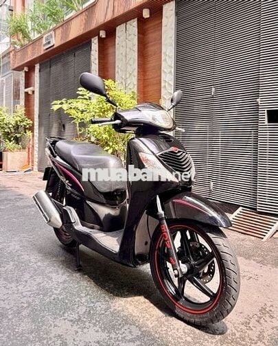 Honda SH 150i nhập Ý đk 2009 đen sport mới đẹp .