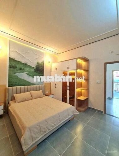 Bán gấp nhà 1 Trệt 1 Lầu, Giá 1ty350tr, Gần Công viên, HĐ thuê 15tr