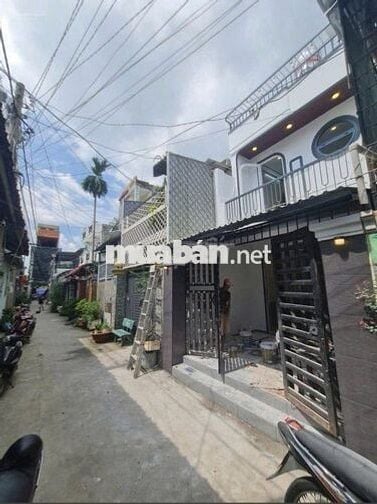 Bán gấp nhà 1 Trệt 1 Lầu, Giá 1ty350tr, Gần Công viên, HĐ thuê 15tr