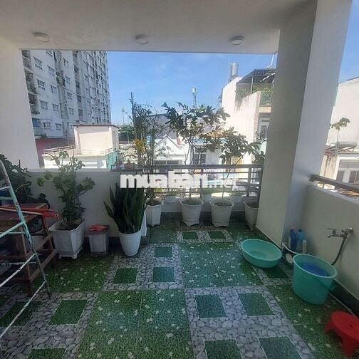 Chủ đang ở cần bán nhà vị trí cực đẹp  , đường Phạm Văn Chiêu vô 1/