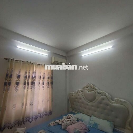 Chủ đang ở cần bán nhà vị trí cực đẹp  , đường Phạm Văn Chiêu vô 1/