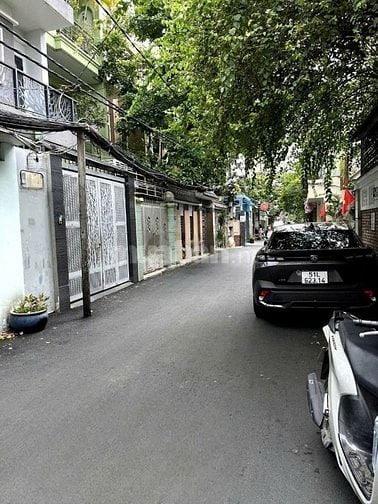 Hiếm - cho thuê nhà Trần Quang Diệu,Quận 3 - Nhà vuông vức, ốp kính