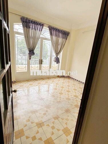 cho thuê nhà tên lửa -4tấm -6pn ,giá rẻ
