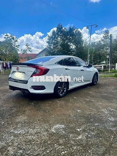 Honda Civic 2018 1.8 E - 200000 km