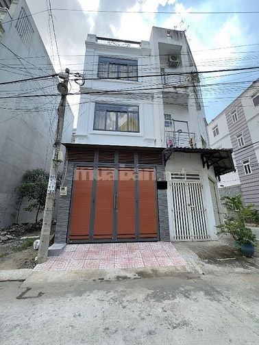 Bán nhà 2 lầu giá 6,6 tỷ ngay tại vòng xoay Phú Hữu TP HCM