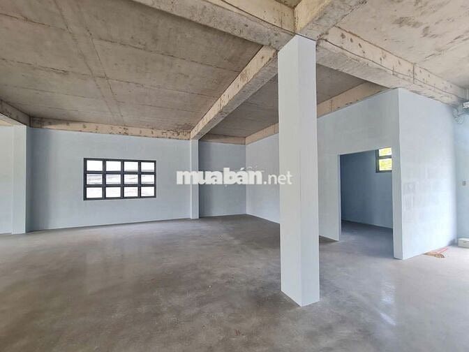 Cho thuê kho xưởng 1,061 m2 ngoài KCN tại xã Đức Hòa, tỉnh Tây Ninh