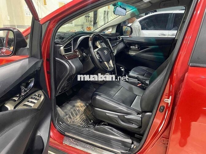 Toyota Innova 2018 2.0 Venturer - 68000 km