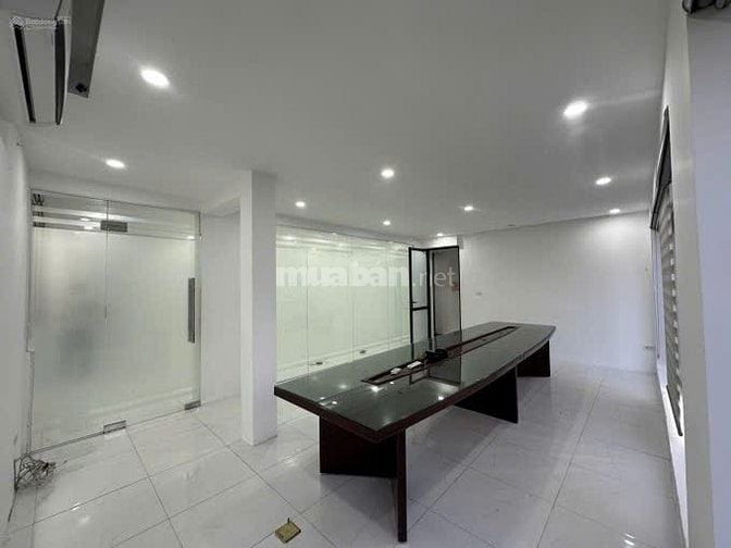 Cho thuê nhà nguyên căn Đống Đa, 400m2, mặt tiền 8m, 50tr