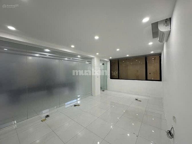 Cho thuê nhà nguyên căn Đống Đa, 400m2, mặt tiền 8m, 50tr