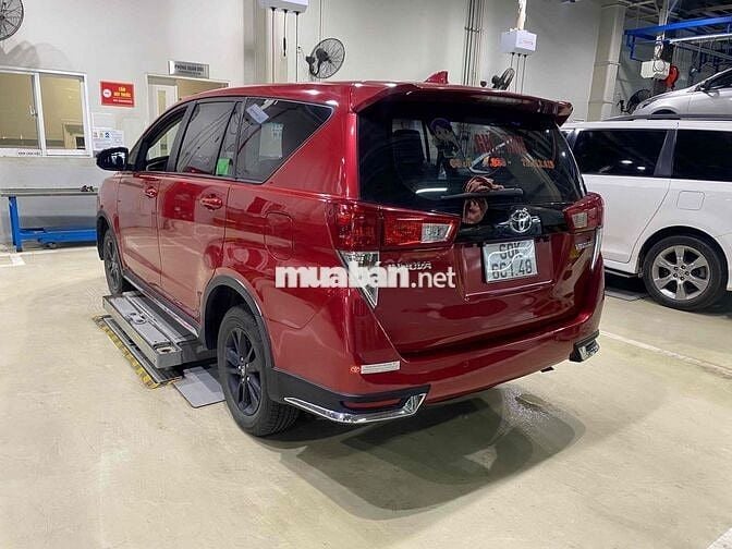 Toyota Innova 2018 2.0 Venturer - 68000 km