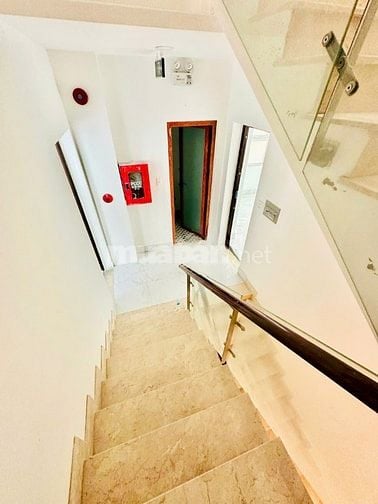 SIÊU PHẨM MẶT TIỀN 5 TẦNG CÓ THANG MÁY – 9M x 23M – GẦN GA T3 SÂN BAY