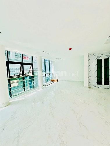 SIÊU PHẨM MẶT TIỀN 5 TẦNG CÓ THANG MÁY – 9M x 23M – GẦN GA T3 SÂN BAY