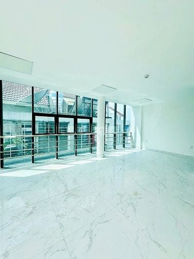 SIÊU PHẨM MẶT TIỀN 5 TẦNG CÓ THANG MÁY – 9M x 23M – GẦN GA T3 SÂN BAY