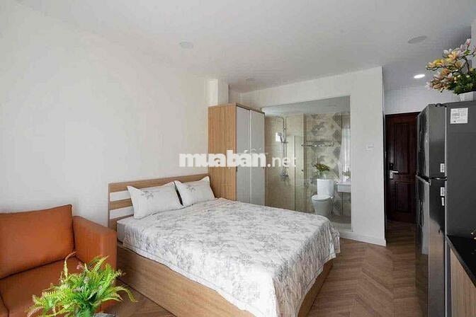 Cho thuê chdv bancol full nt ngay Hoàng Sa - Lê Văn Sỹ