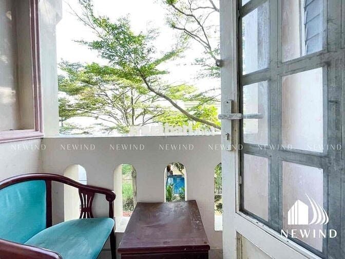 CHDV THANG MÁY BAN CÔNG THOÁNG GIÁ HỜI GẦN CẦU NGUYỄN VĂN CỪ