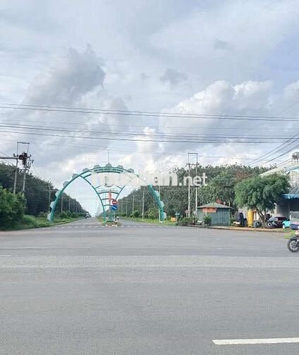 MẶT TIỀN NHỰA KINH DOANH SÁT KHU CHỢ