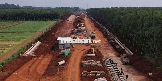 MẶT TIỀN NHỰA KINH DOANH SÁT KHU CHỢ