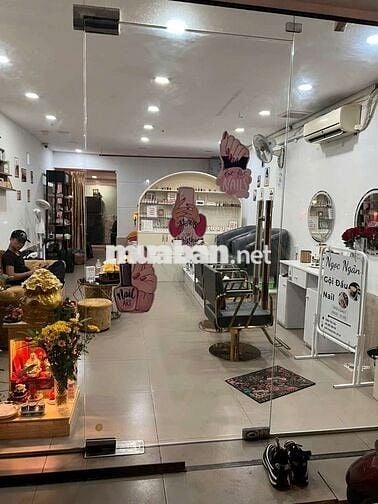 CẦN SANG GẤP MBKD SPA, NAIL, GỘI ĐẦU MT ĐƯỜNG HOÀNG DIỆU Q4