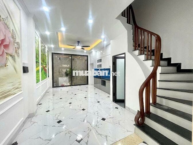 [HÀNG HIẾM CÓ] Bán Nhà KIM GIANG 7T THANG MÁY, ÔTÔ Ngõ thông Chỉ 10 tỷ