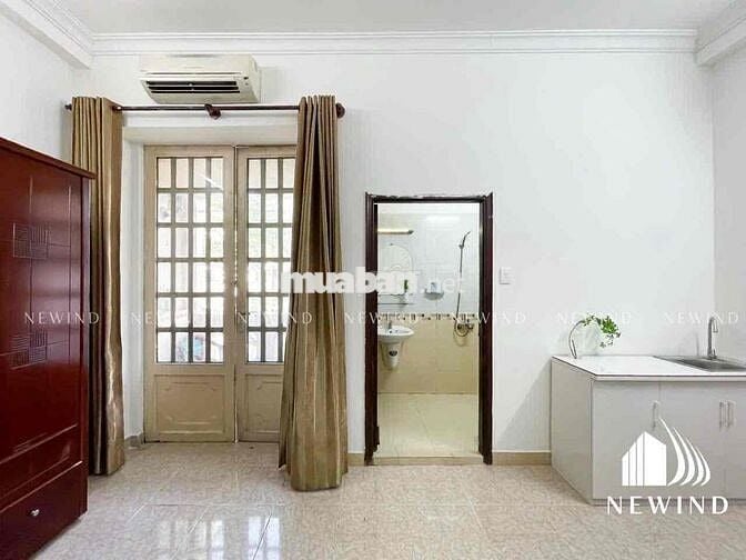 CHDV THANG MÁY BAN CÔNG THOÁNG GIÁ HỜI GẦN CẦU NGUYỄN VĂN CỪ